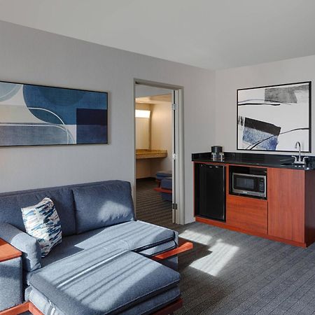 Courtyard By Marriott Springfield Downtown Hotel Exterior photo